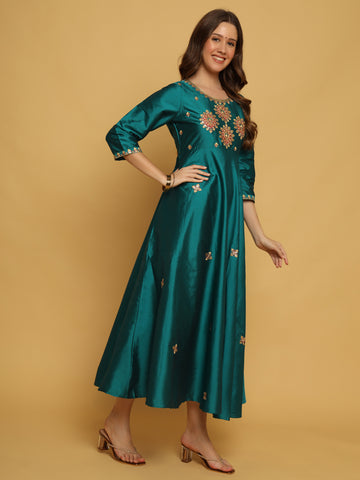 GREEN TAFETA SILK EMBROIDERED GOWN WITH DUAPTTA