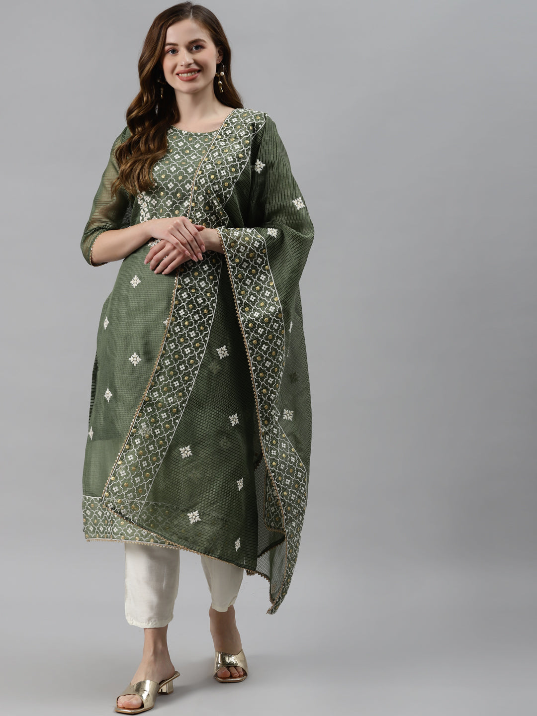 Women Floral Embroidered Regular Kurta with Trousers & With Dupatta